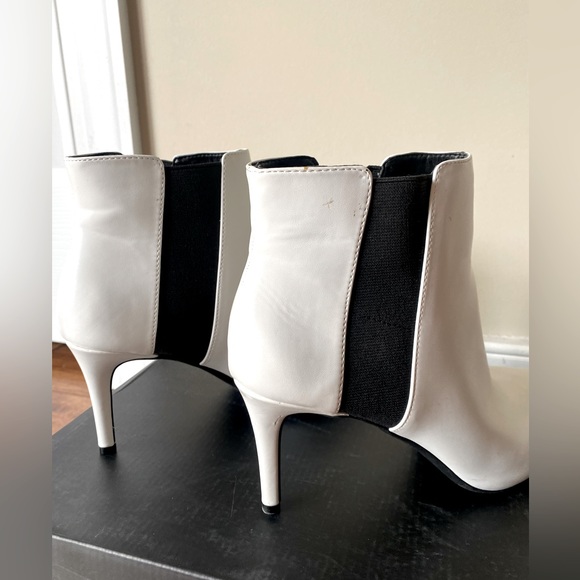 Brand New Bright White booties, size 8M - Picture 5 of 10